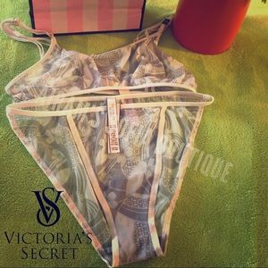 NWT Victoria’s Secrets Panty and Bra Set